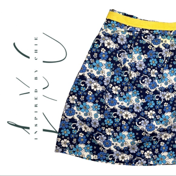 Handmade Floral Patterned High-Wasted Skirt with Snap Closure - Picture 1 of 9